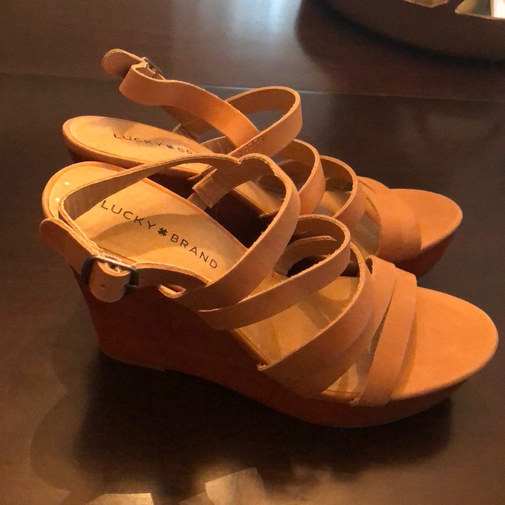 LUCKY wedge sandals
